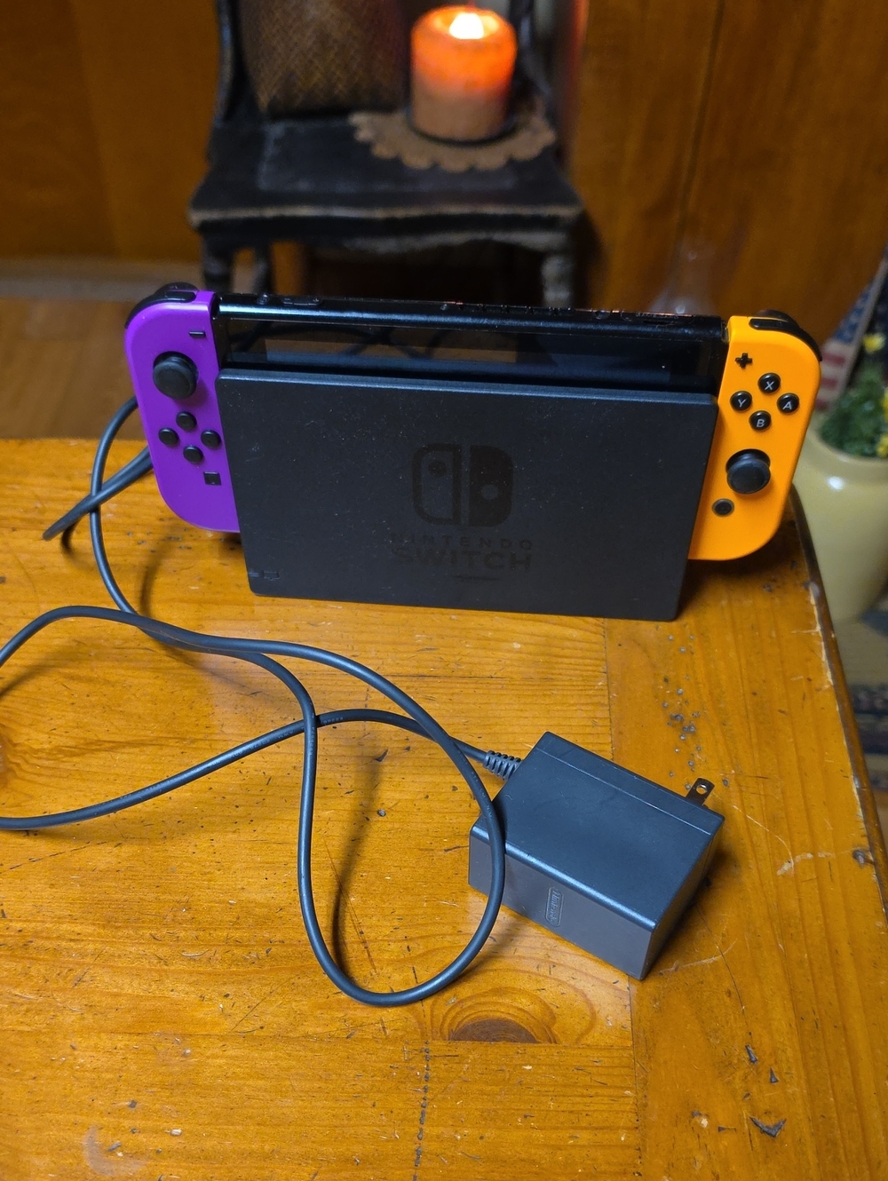 Nintendo Switch HAC 001 With Charging Port - Picture 2 of 5